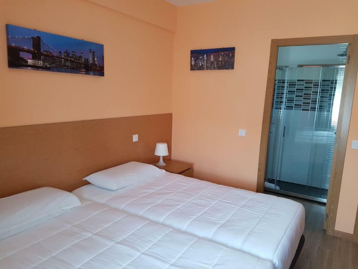 Hostal La Pared Torres de la Alameda Εξωτερικό φωτογραφία
