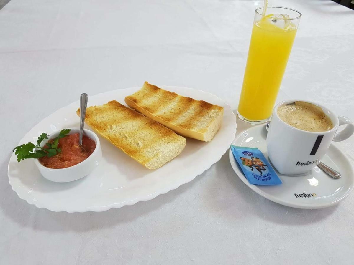 Hostal La Pared Torres de la Alameda Εξωτερικό φωτογραφία